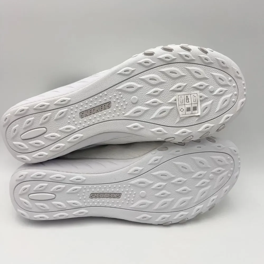 Skechers Slip Ins Womens Breathe Easy Knitty Waves Sneakers Size 9 White NIB